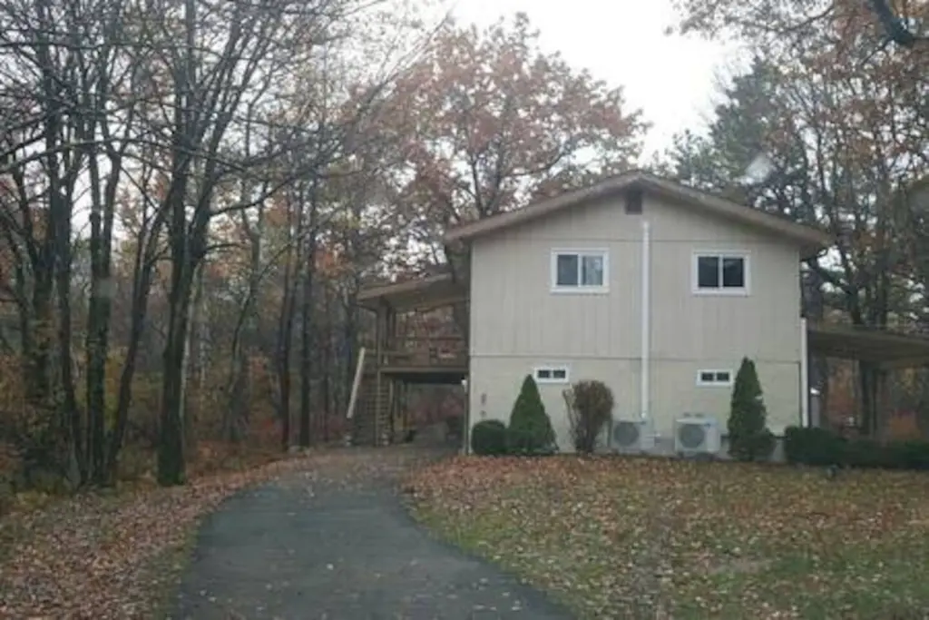 Photo 5 of 6