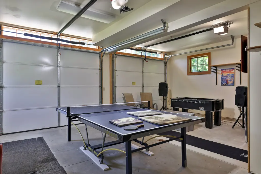 Photo 3 of 6