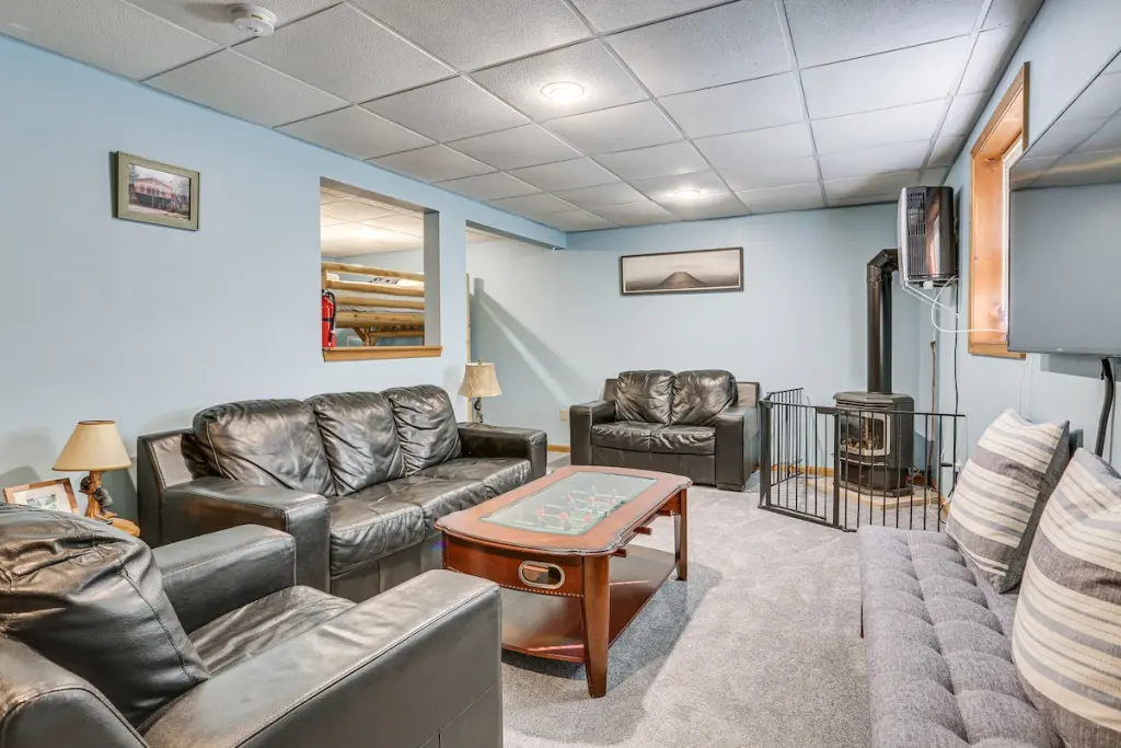 Photo 3 of 6