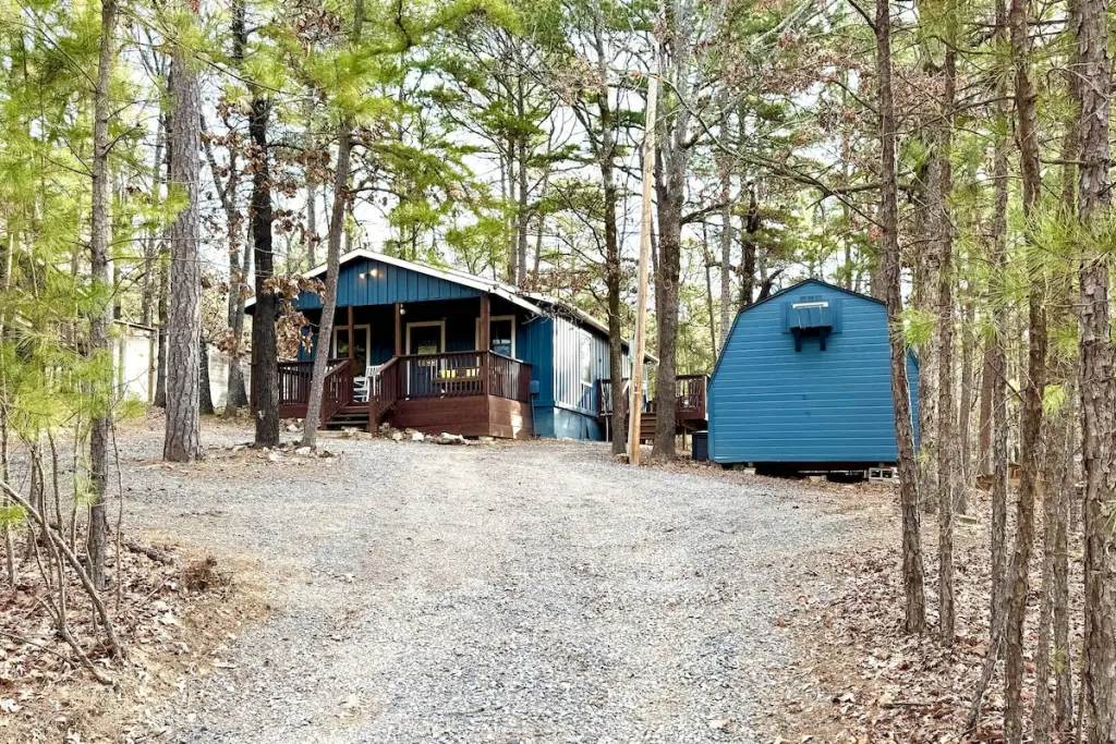Photo 1 of 6