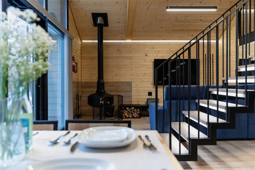 Photo 1 of 6