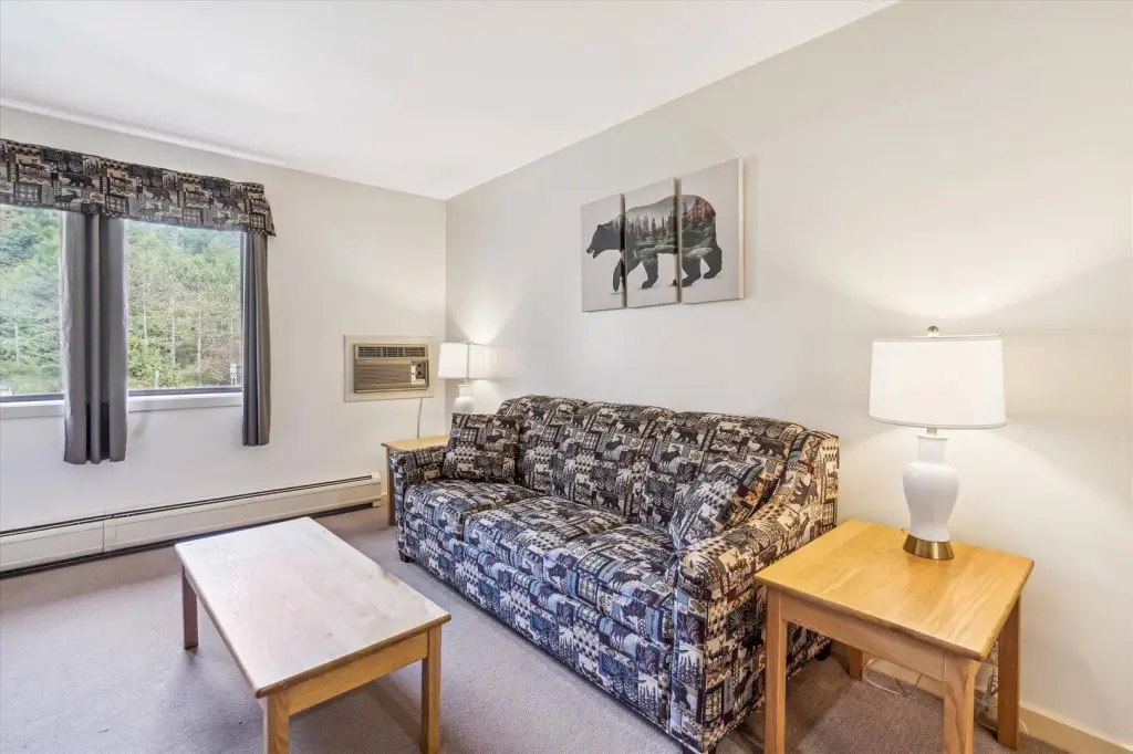 Photo 4 of 6