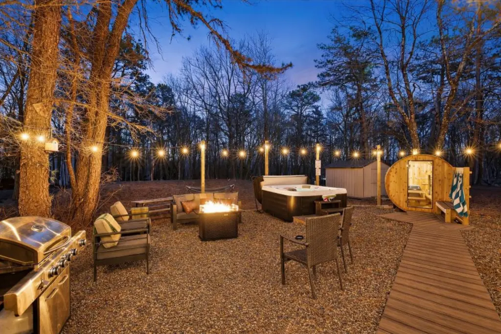 Photo 1 of 6