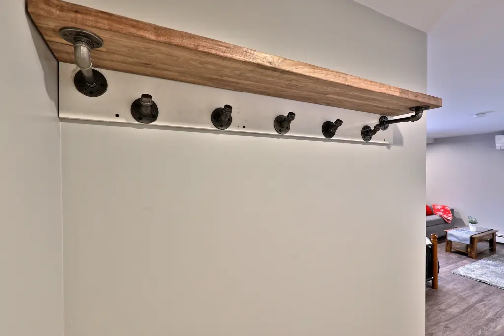 Photo 5 of 6