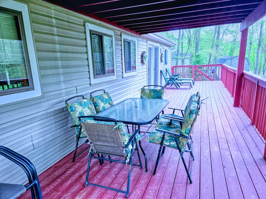 Photo 3 of 6