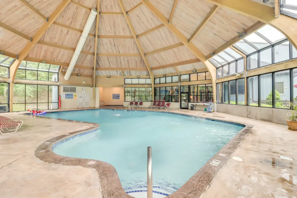 Photo 4 of 6